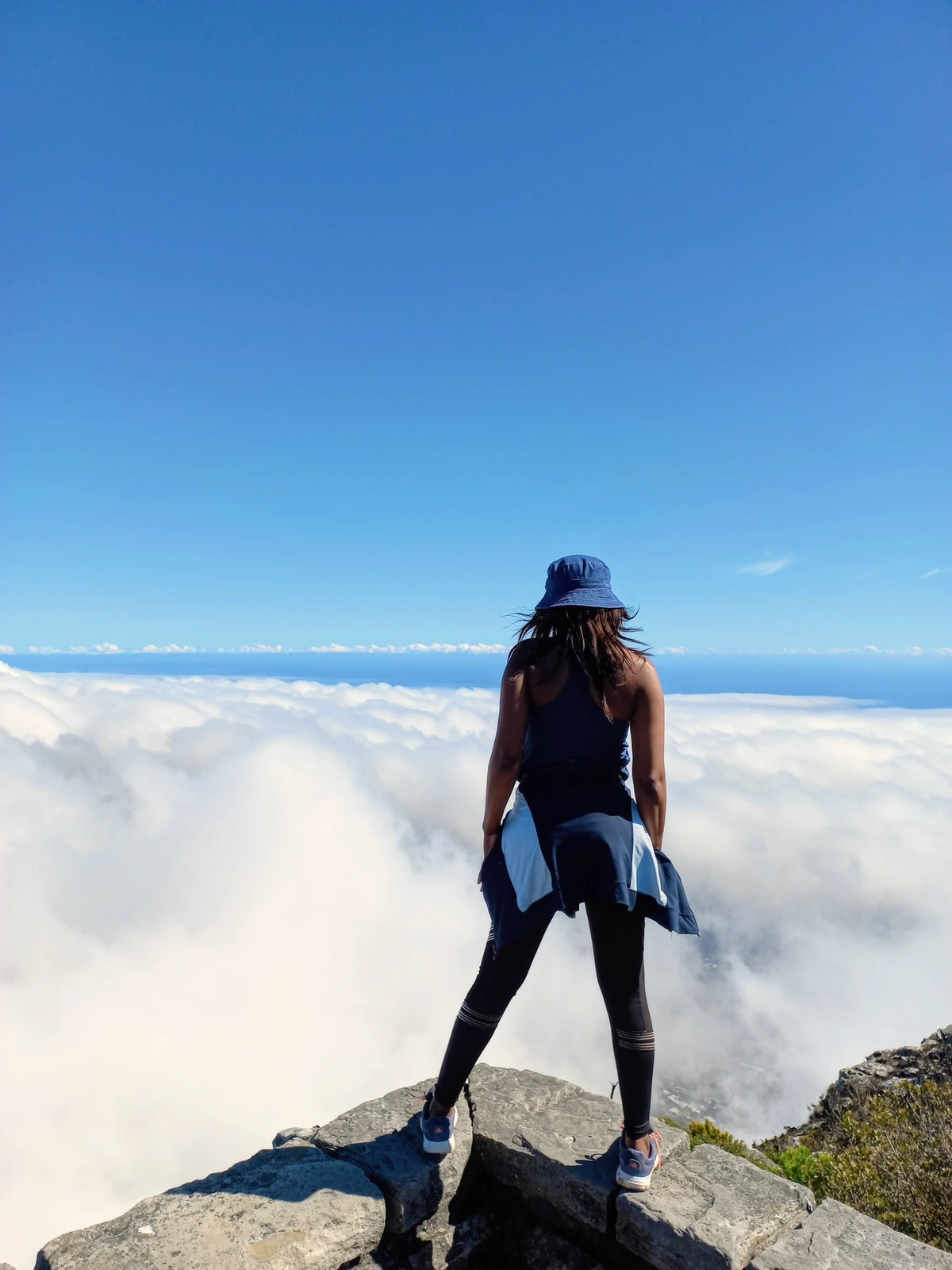 Looking out above a sea of clouds from Table Mountain